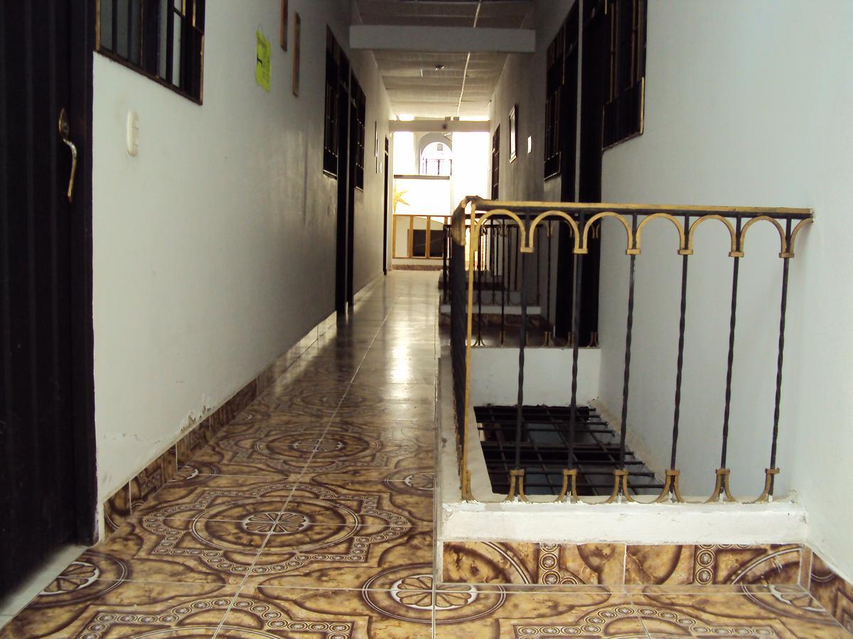 Hotel Plaza Confort Хирардот Экстерьер фото